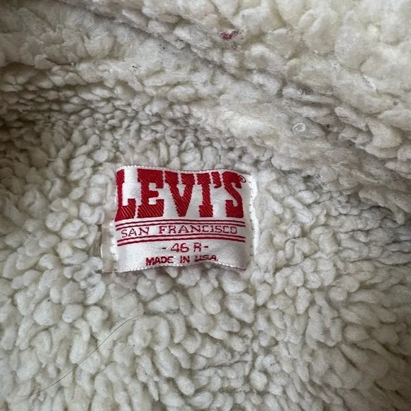 Vintage Levi’s 46R Sherpa-Lined Jean Jacket – Classic & Cozy - Picture 10 of 13